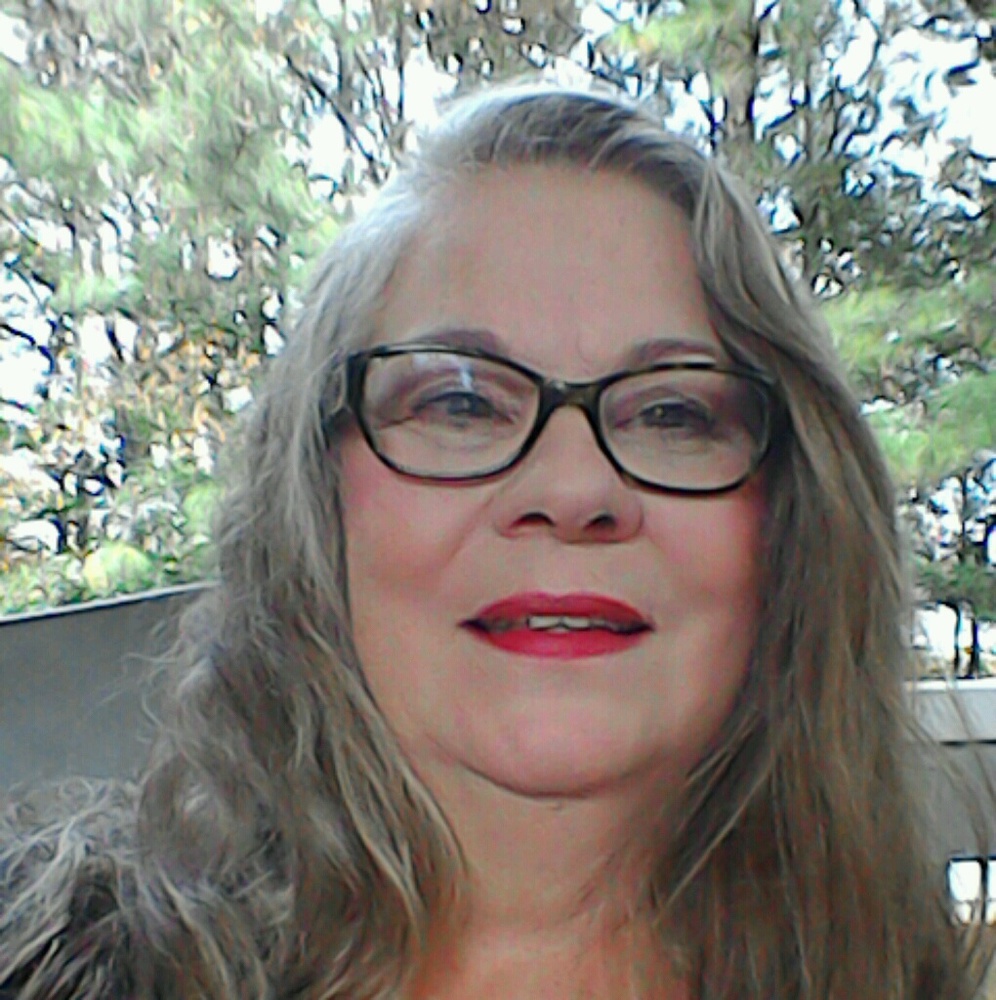 Meet your Posher, Lucinda